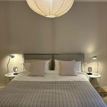 Casa Di Leonardo Elegant & Comfort 4* باري