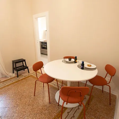 Casa Di Leonardo Elegant & Comfort 4* باري