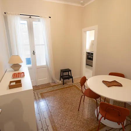 Casa Di Leonardo Elegant & Comfort 4* باري