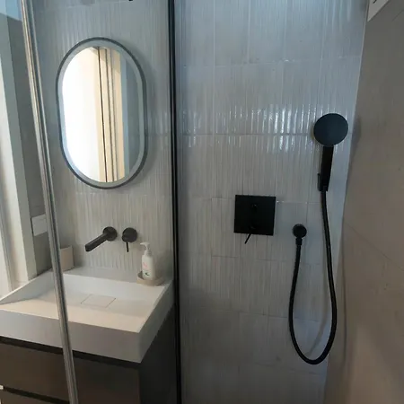 Casa Di Leonardo Elegant & Comfort شقة فندقية باري